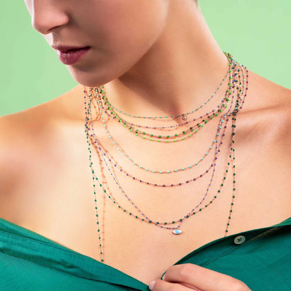 collier-lucky-puce-diamant-or-rose-et-mini-perles-de-resine-turquoise-verte_b1lk011-or-rose-turquoise-verte-101046