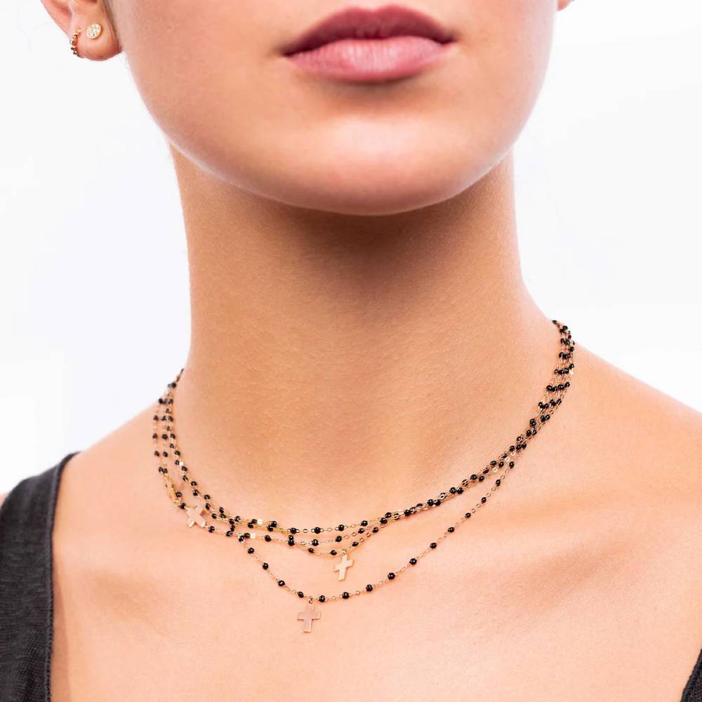 collier-noir-croix-classique-gigi-or-rose_B1CO001-or-rose-noir-094953