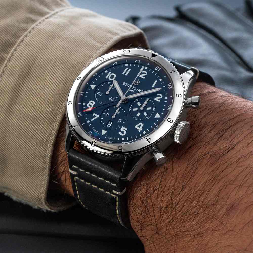 super-avi-b04-chronograph-gmt-46-tribute-to-vought-f4u-corsair_ab04451a1c1x1-100939