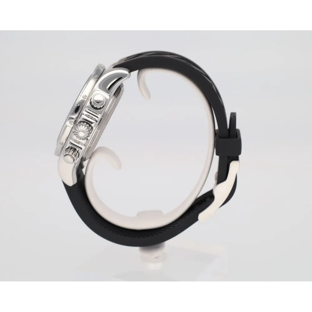 chronomat-44-limited-edition-2000-pieces_4-28333-9b11c6f0