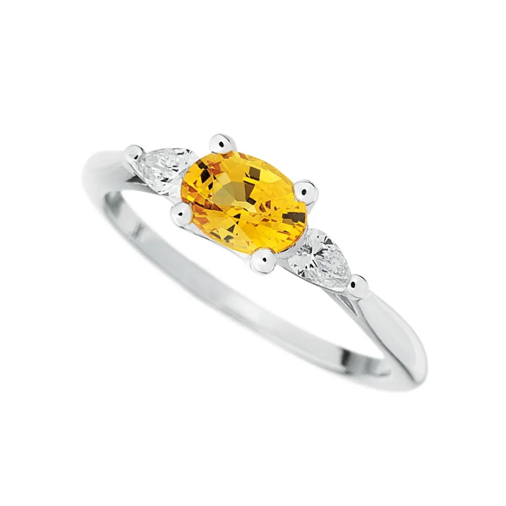 bague-trilogie-saphir-ovale-jaune-et-diamants_5-45706-3deb9c6a