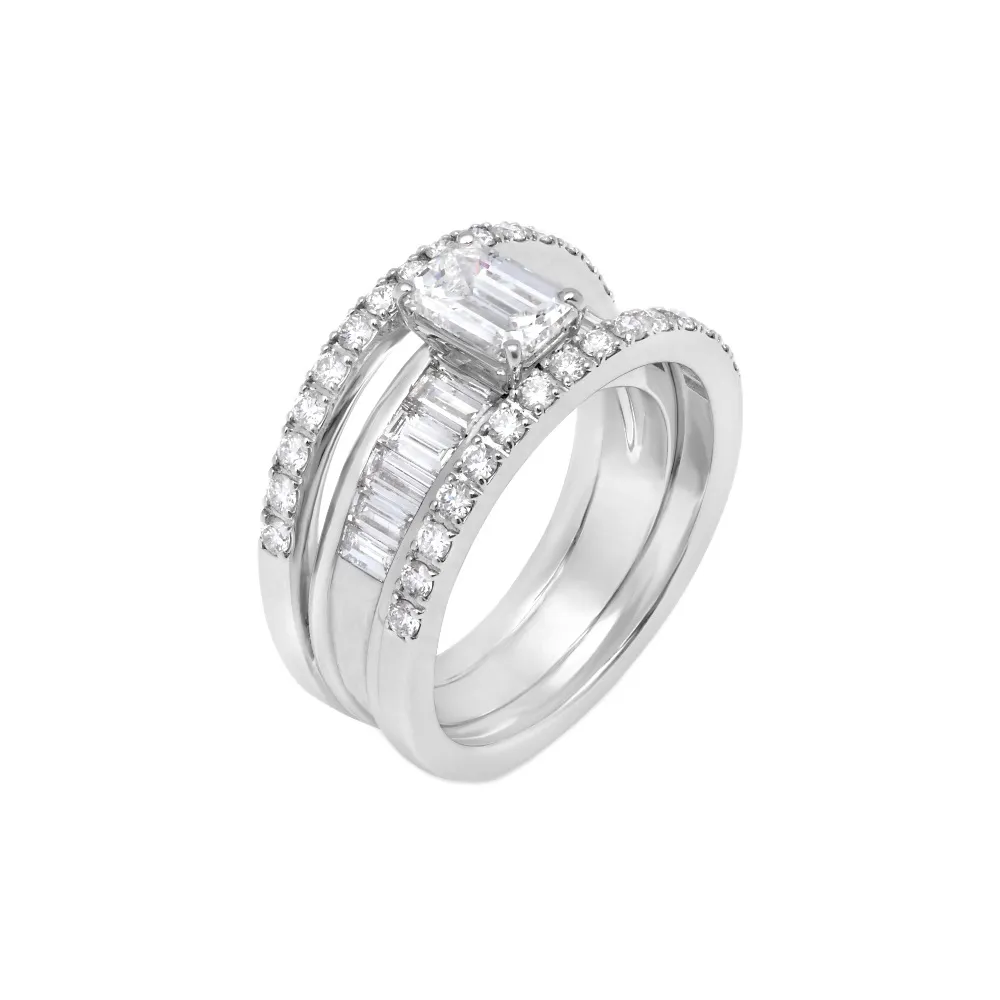 bague-structuree-diamants-taille-emeraude-baguette-et-brillant_5-24275-713c7de1