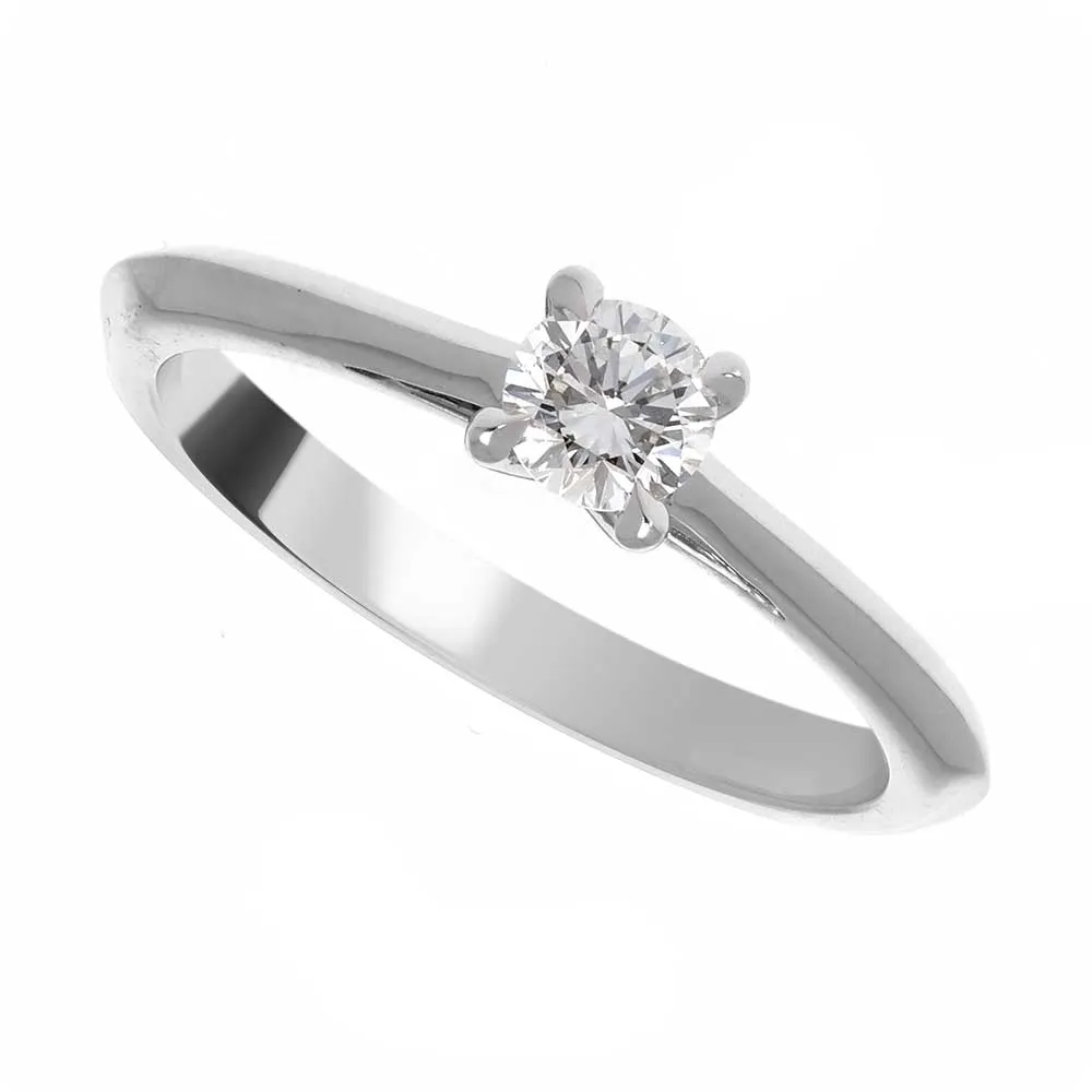 bague-centre-tanzanite-et-diamants_5-49136-0-80626ff6