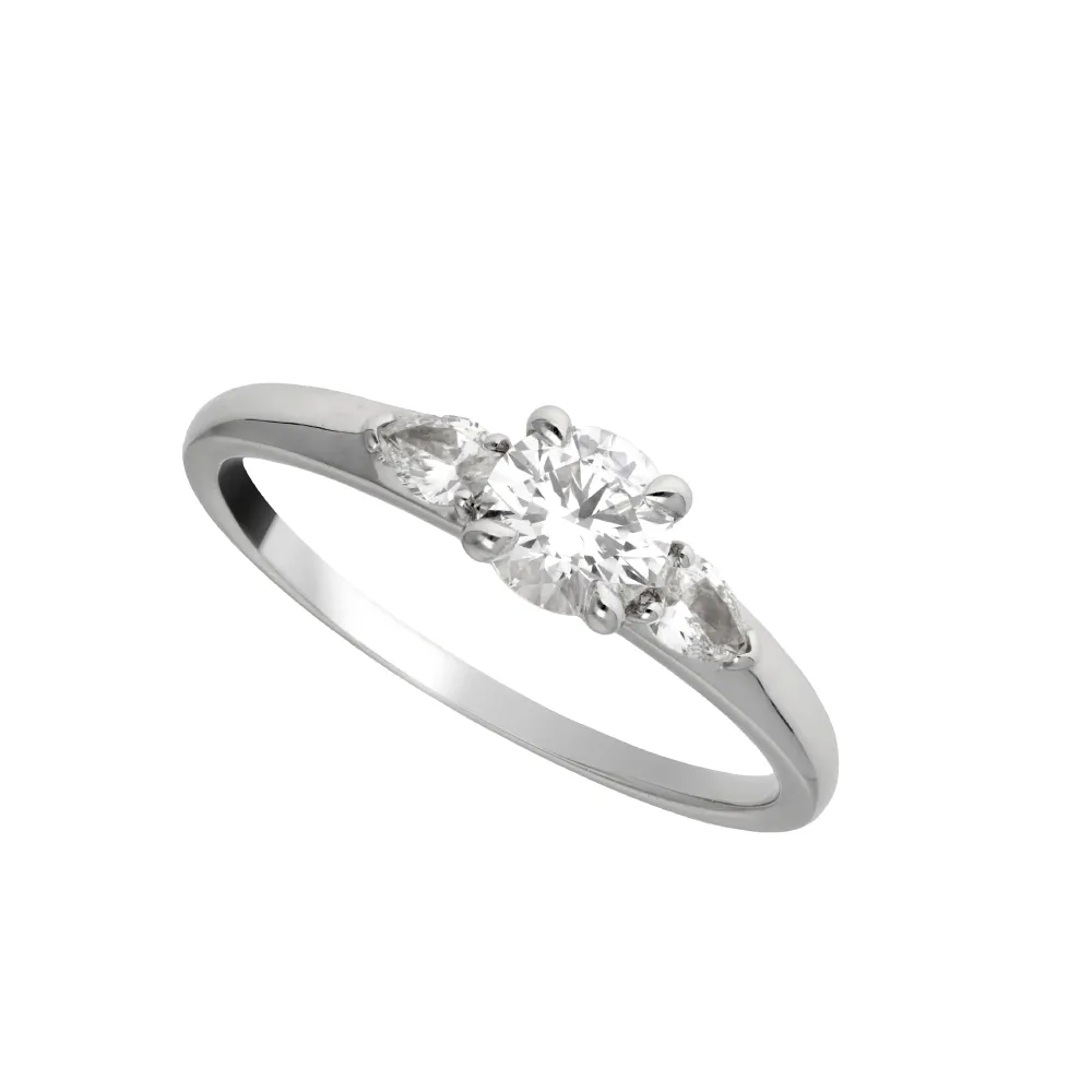 solitaire-diamant-central-0-50-carat-et-deux-diamants-poire-or-blanc_5-34143-50-5b0c1127