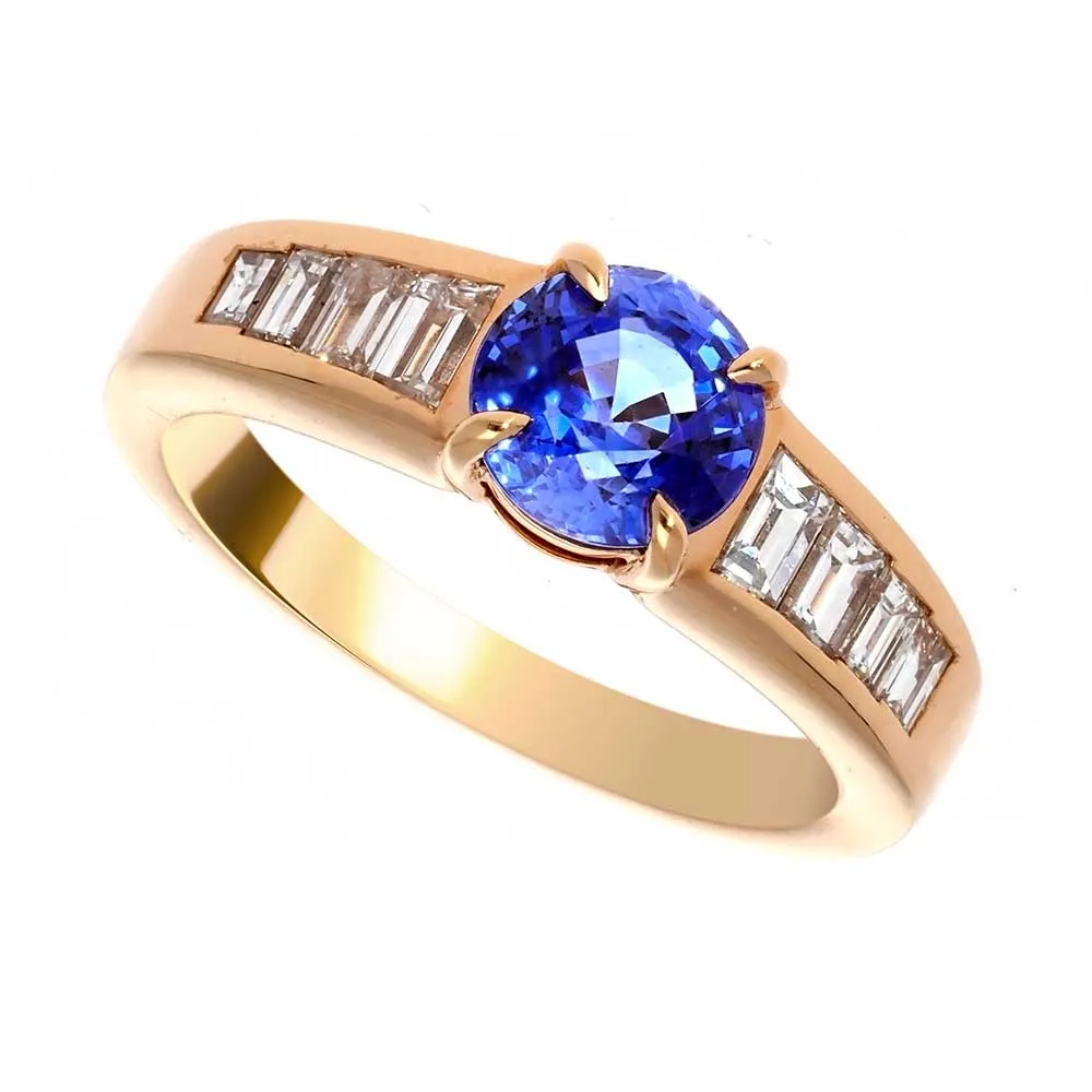 bague-saphir-taille-coussin-accompagne-diamants_5-50139-0-7ca0ce4d