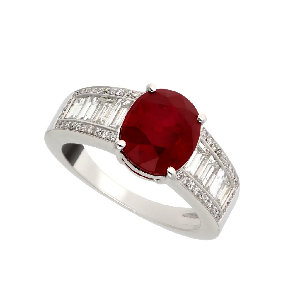 bague-rubis-taille-ovale-et-diamants-taille-baguette-et-brillant-or-blanc_5-24362-49-c1404e4c