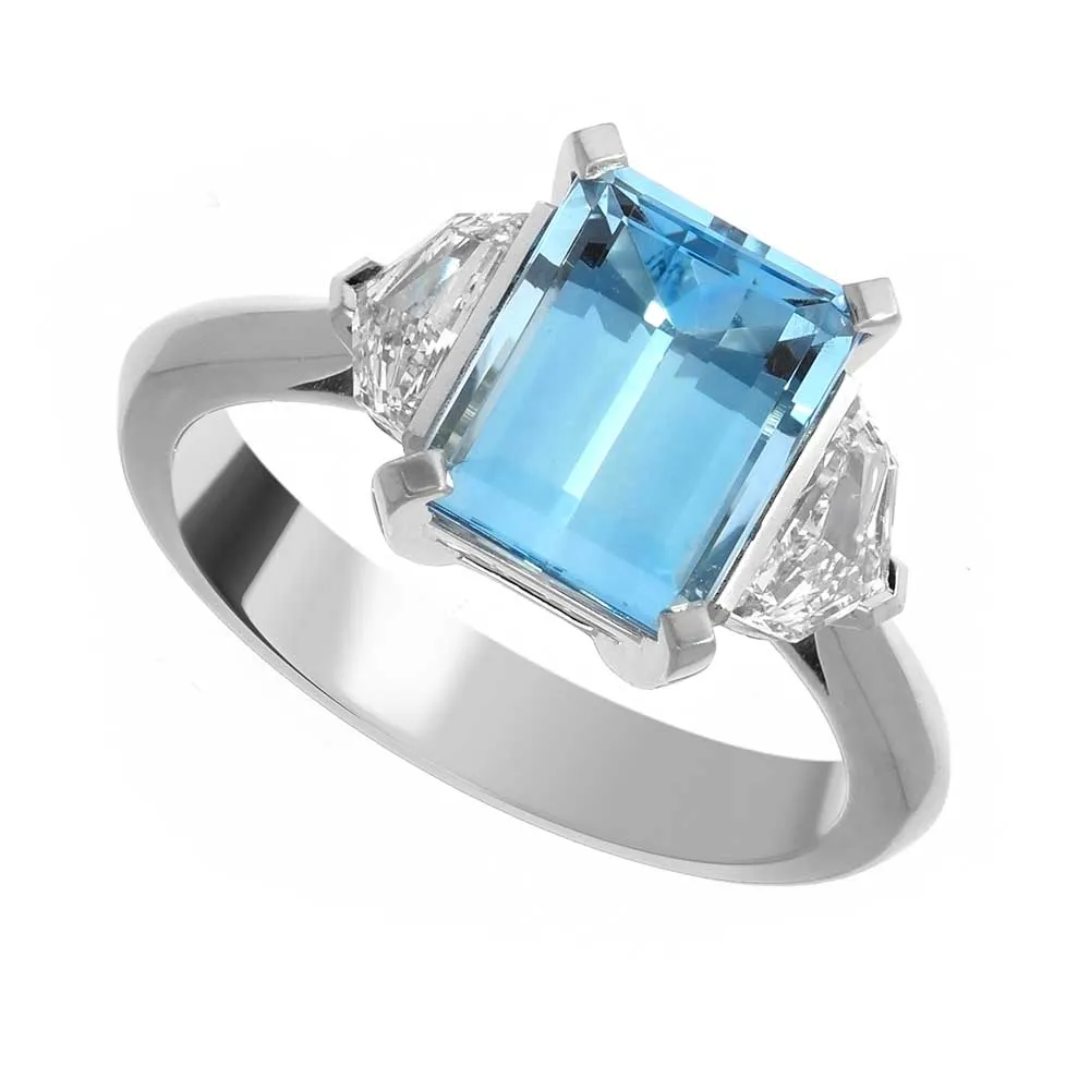 bague-trilogie-diamants-et-aigue-marine_trilogie-a-m-et-diamants-52-6b9bb944