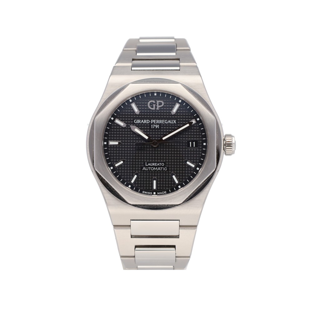 laureato-38_4-23056-7e5b7cac