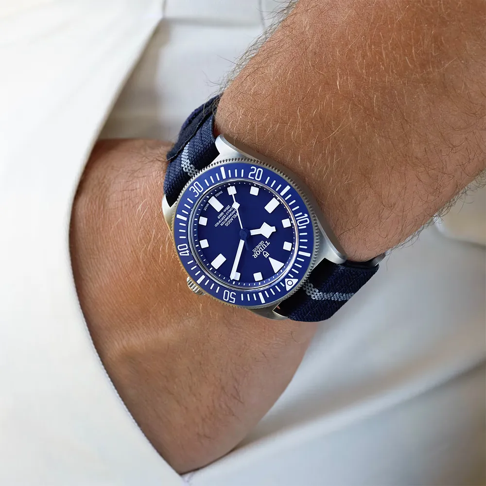 pelagos-fxd_m25717n-0001-0-f553d863