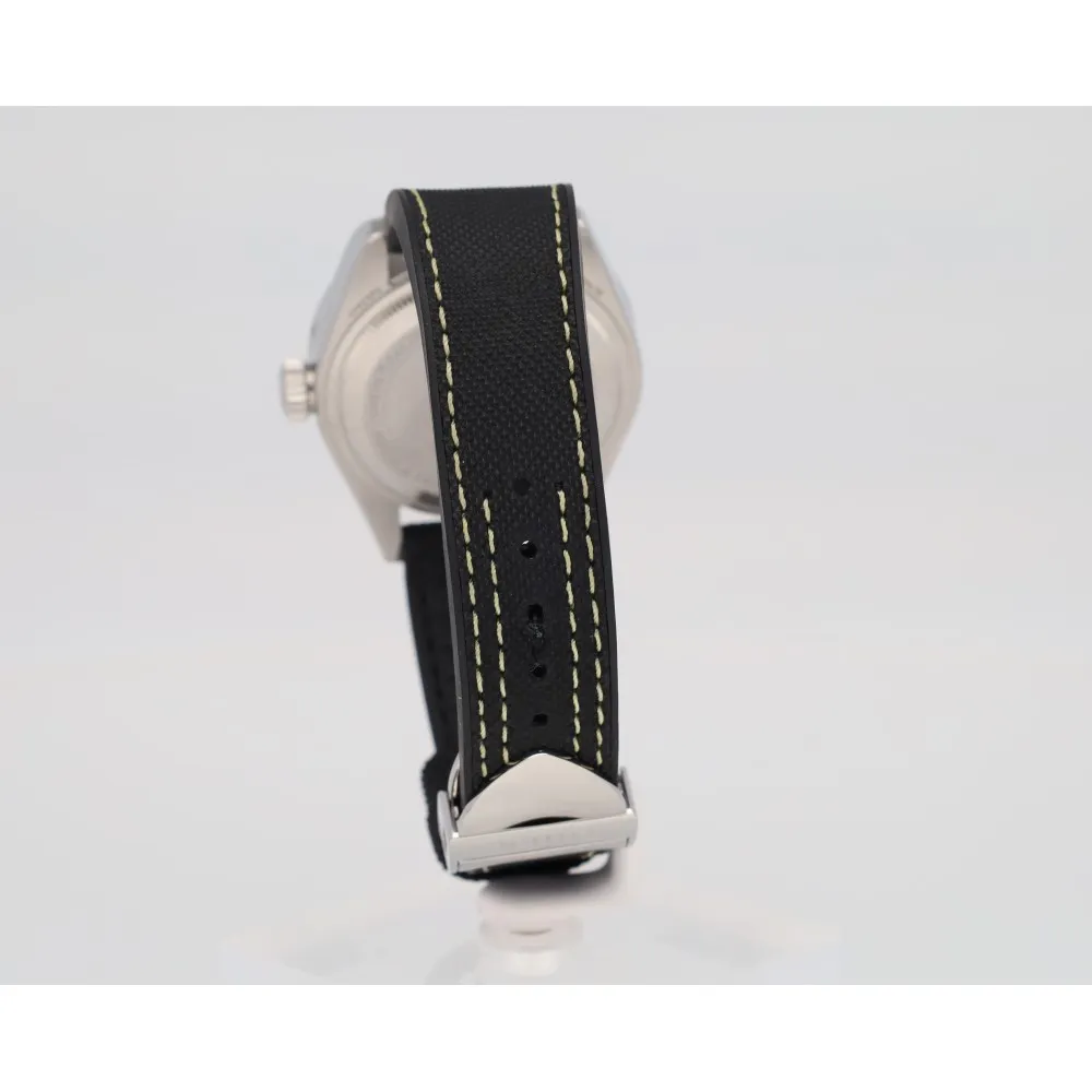 black-bay-pro_4-27953-b5cd0f5d