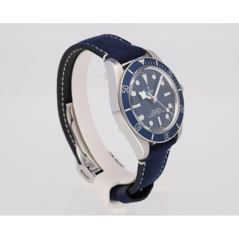 black-bay-58-blue_4-29664-ed1156bd