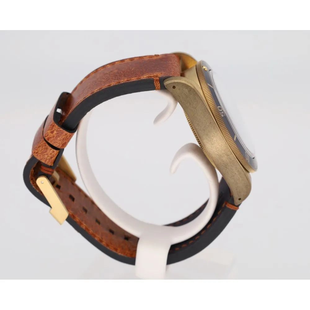 black-bay-bronze-432_4-29335-ab4835b3