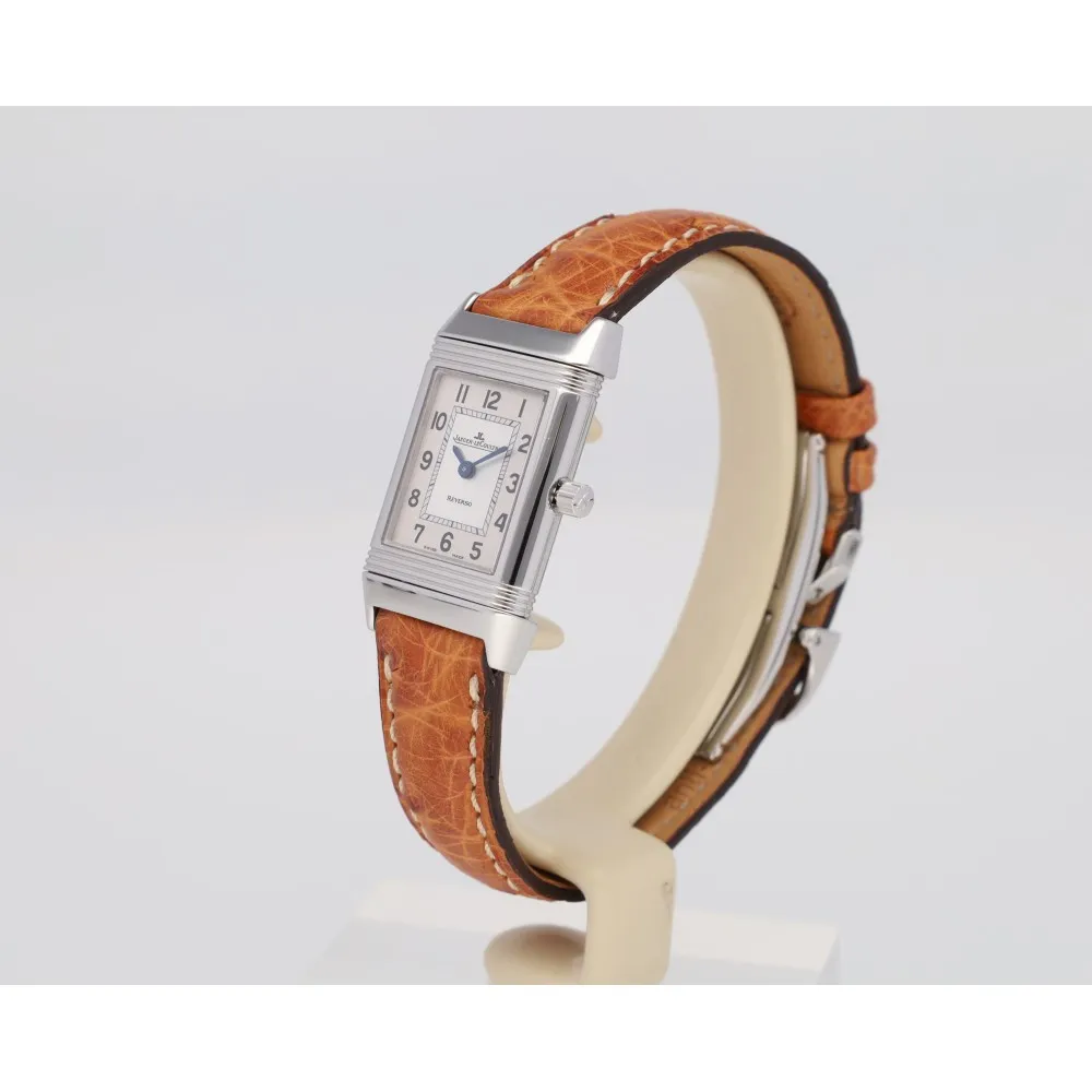 reverso-lady_4-26890-2513bca5