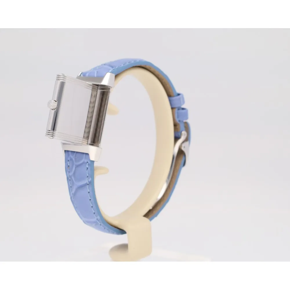 reverso-lady_4-25539-6ca69355
