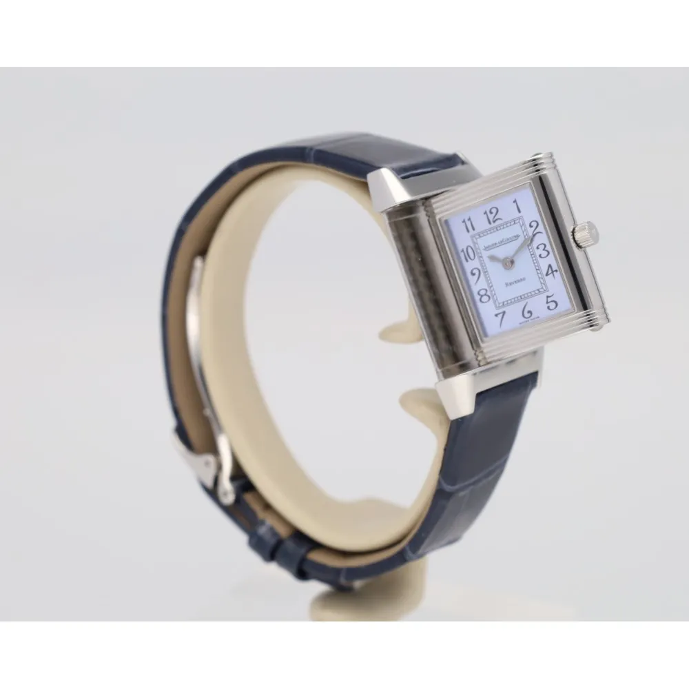 reverso-lady_4-26882-10f68848