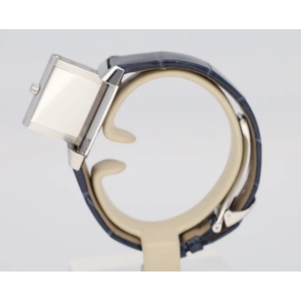 reverso-lady_4-26882-196ecd07