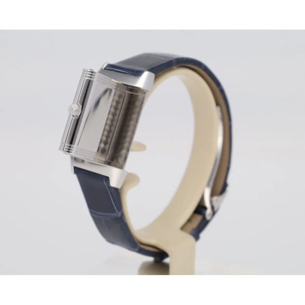 reverso-lady_4-26882-2ce89c24