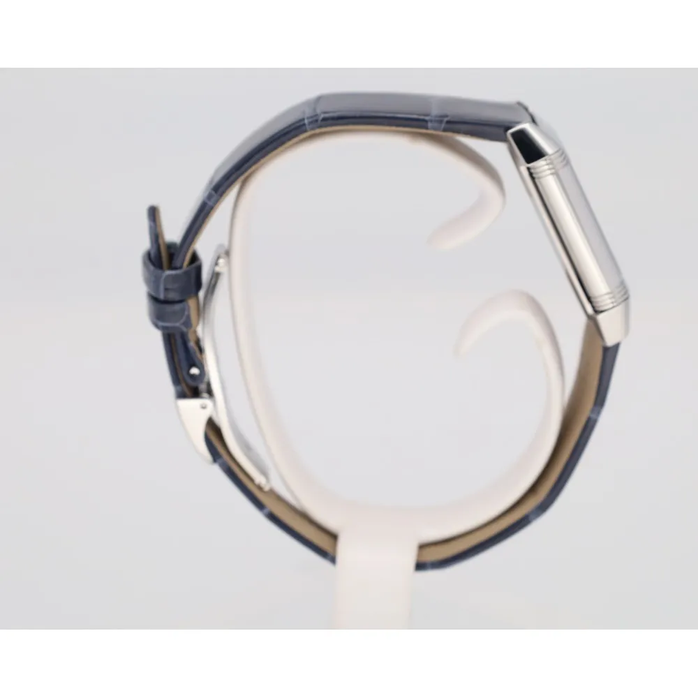 reverso-lady_4-28559-8af7e33d