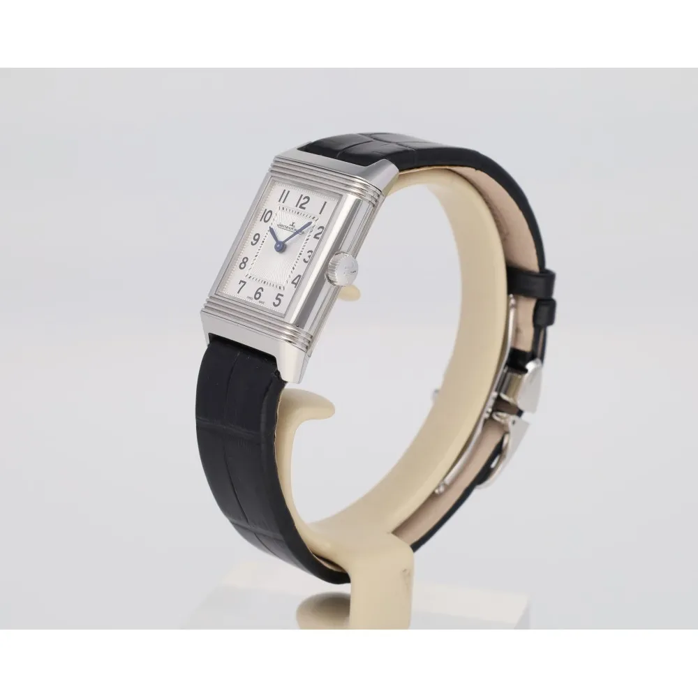 reverso-lady_4-26887-c73c883b