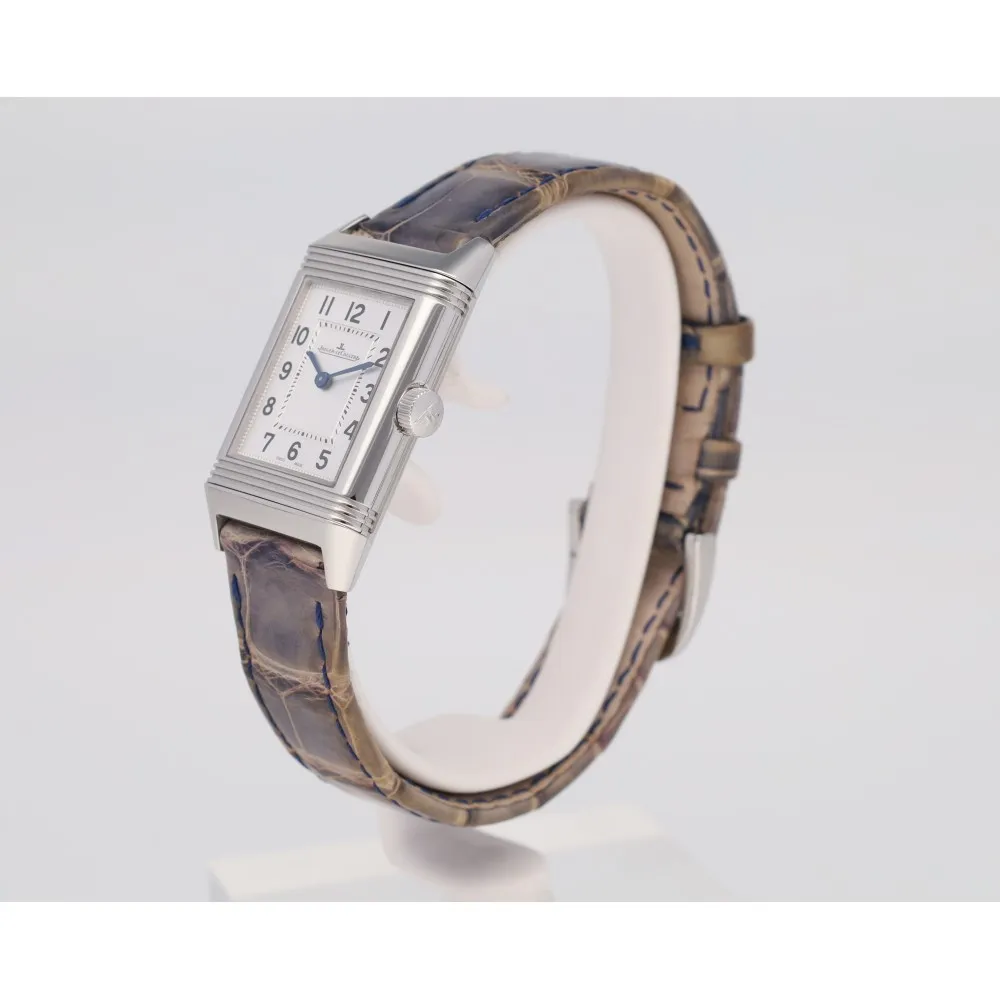 reverso-classic-small_4-28884-b17a019a