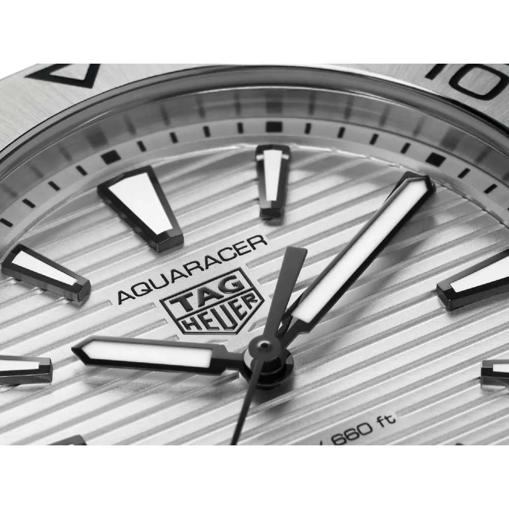 tag-heuer-aquaracer-professional-200-40mm-quartz_wbp1111-ba0627-19ad57a0