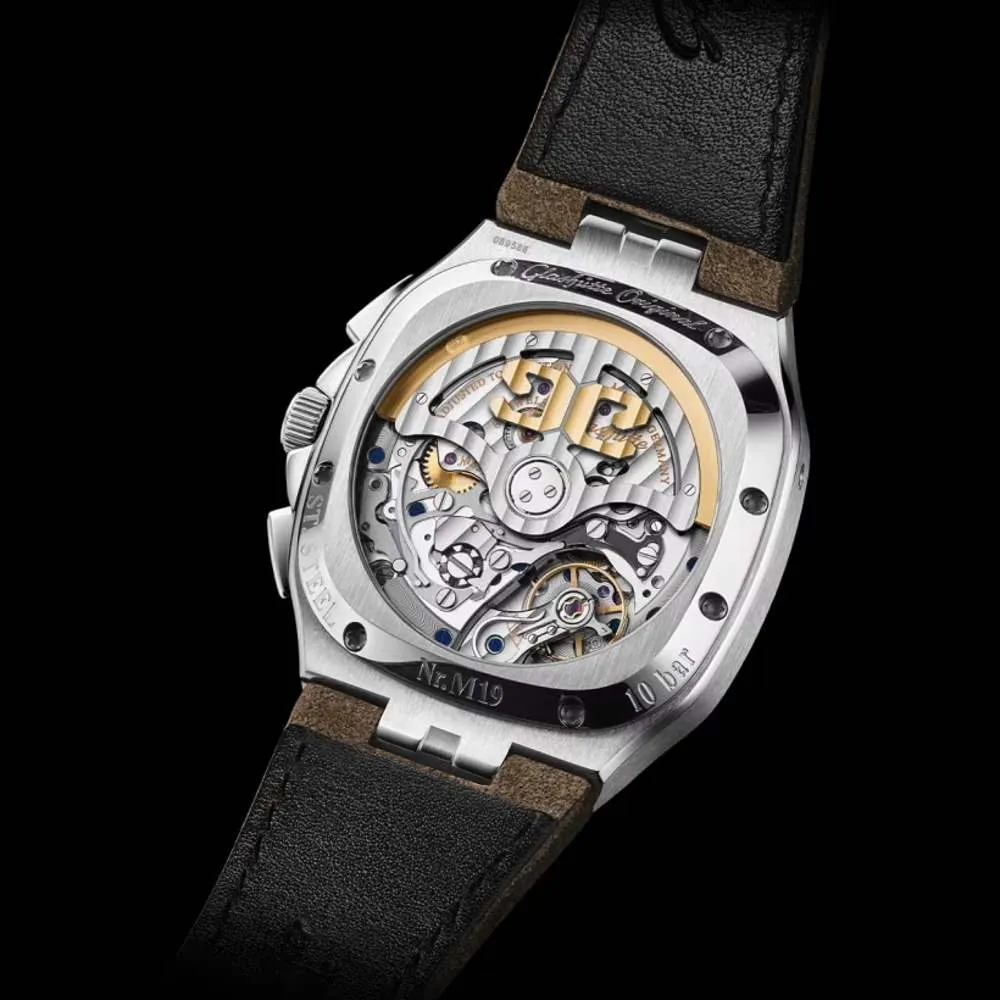 seventies-chronographe-date-panorama_1-37-02-08-02-63-a02f51b2