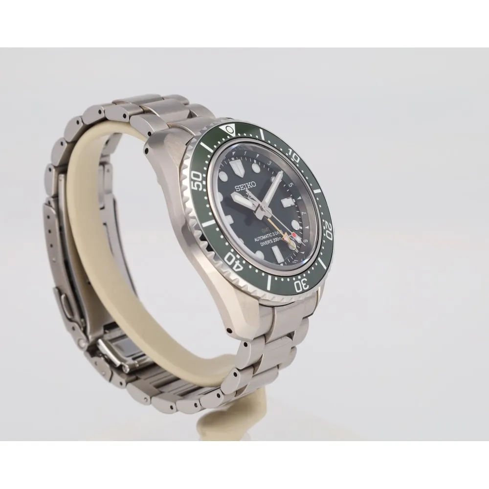 prospex-marine-green-gmt_4-26878-05ef0fff
