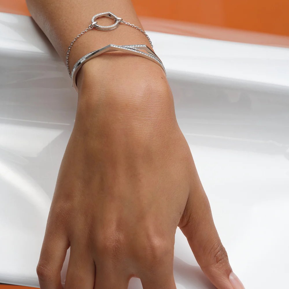 bracelet-antifer-en-or-blanc-pave-de-diamants_baf2apwg00000-c1f65e55
