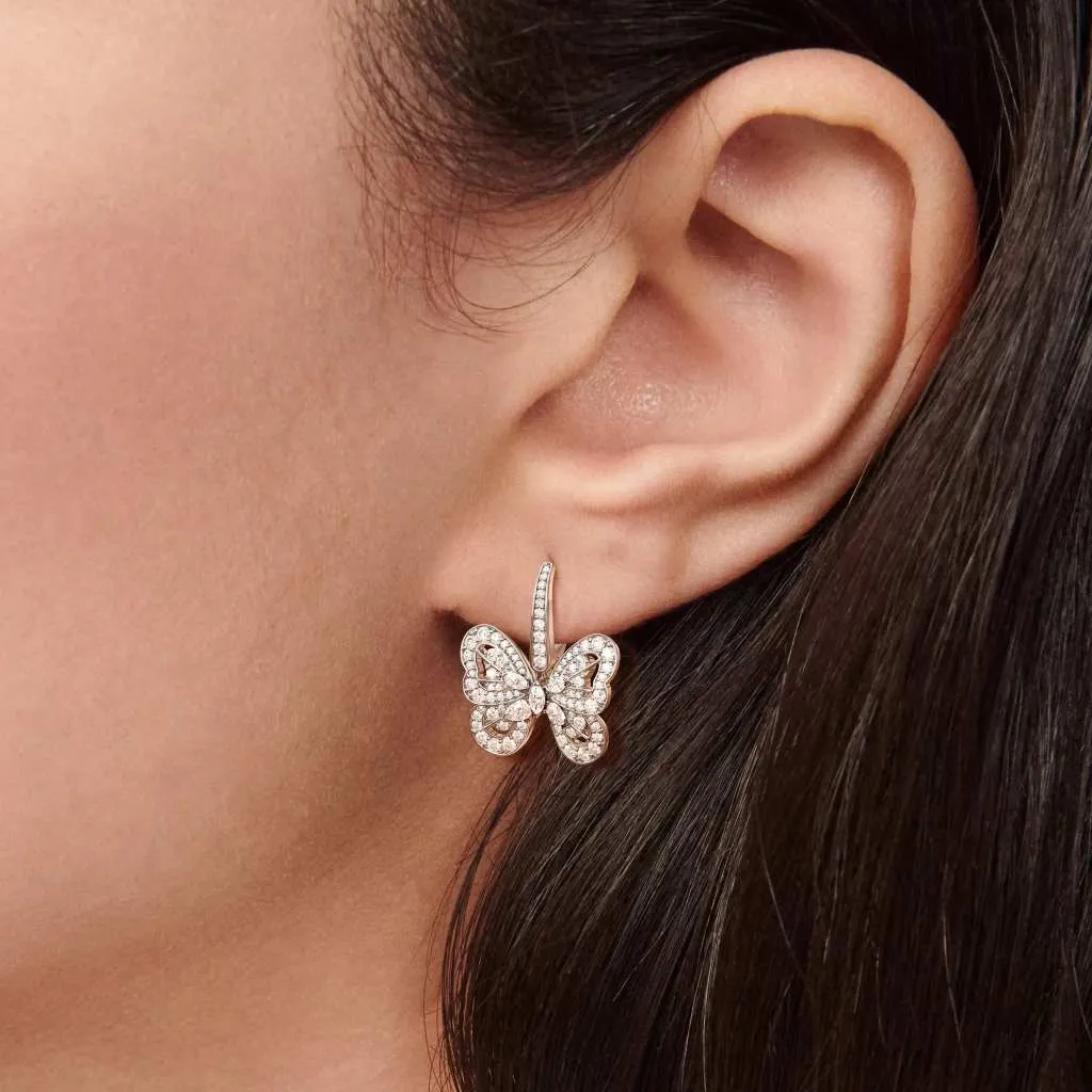 lotus-by-de-beers-puces-doreilles-en-diamant-et-or-blanc_e10353000a000-0-4e2a8071
