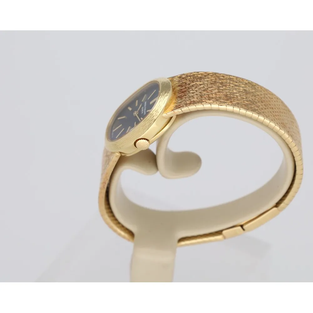 glden-ellipse-lady_4-30596-254264b6