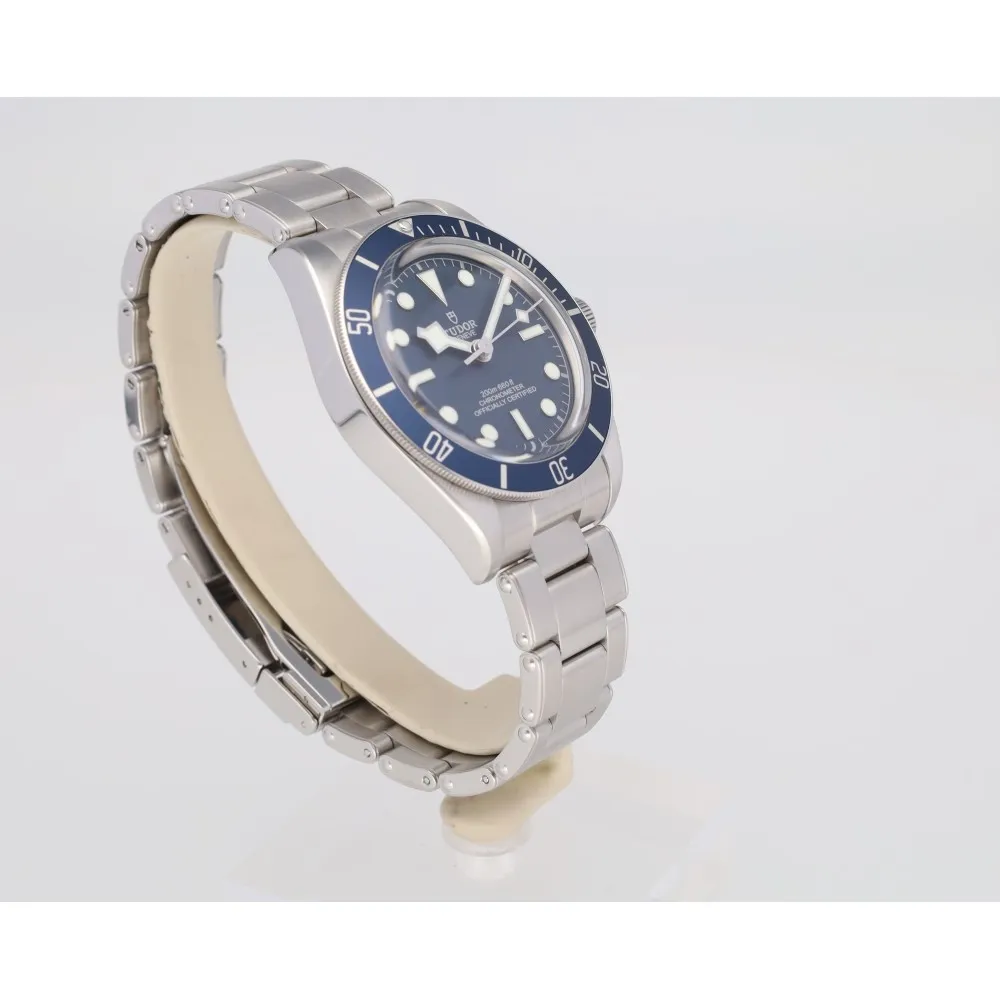 black-bay-38_4-27052-3a18a4a9