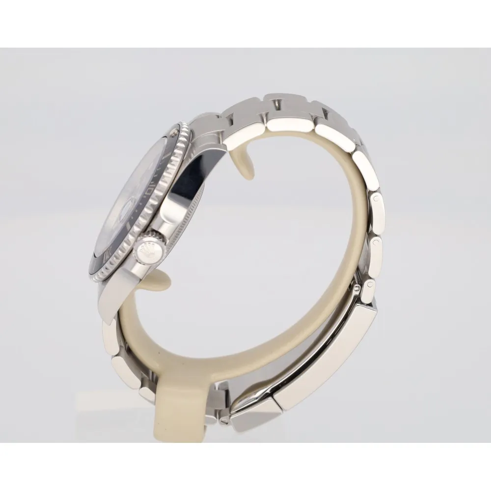 submariner-date_4-26172-fd4e70f4