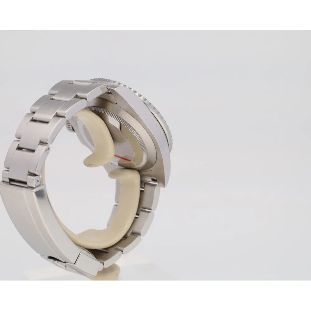 submariner-date_4-26720-f3ee85dd