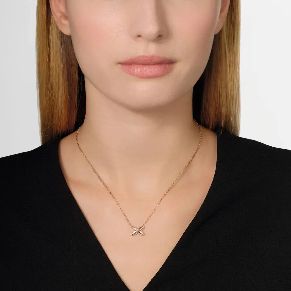 pendentif-jeux-de-liens_082930-0-34b9318f