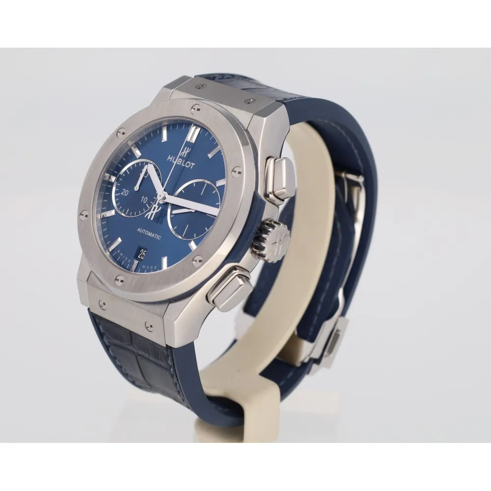 classic-fusion-chronograph-titane_4-27031-2695e8be