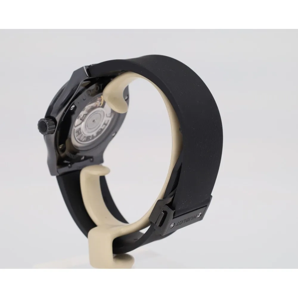 classic-fusion-black-magic-42_4-25627-5c94f64a