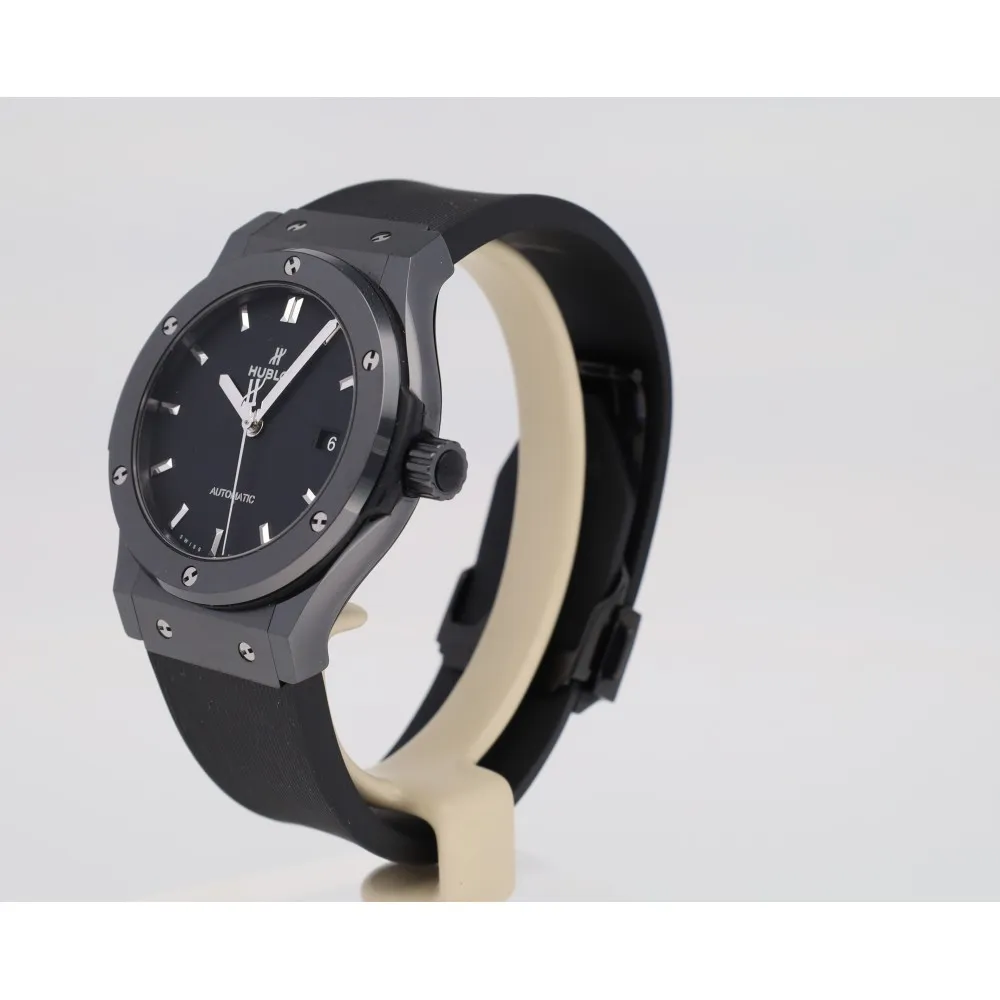 classic-fusion-black-magic-42_4-25627-6e880154