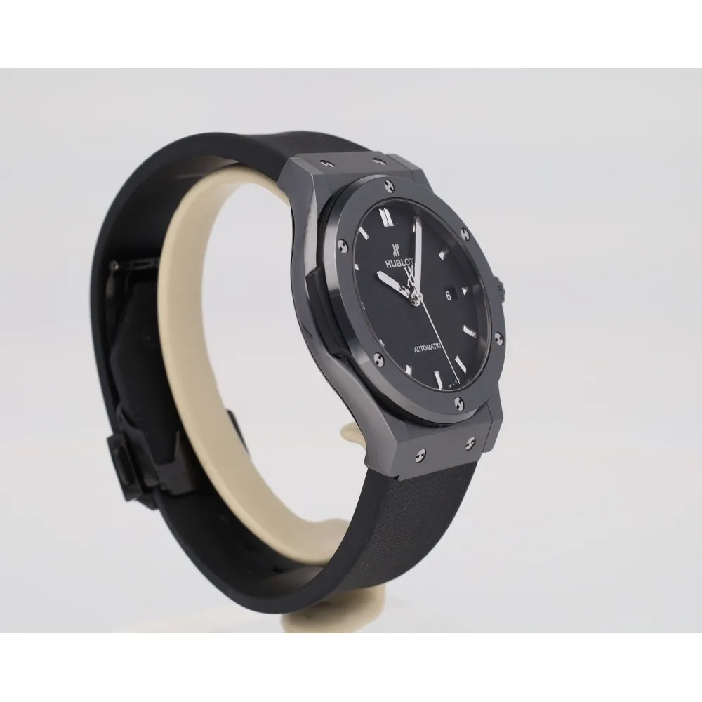 classic-fusion-black-magic-42_4-25627-88bcc869