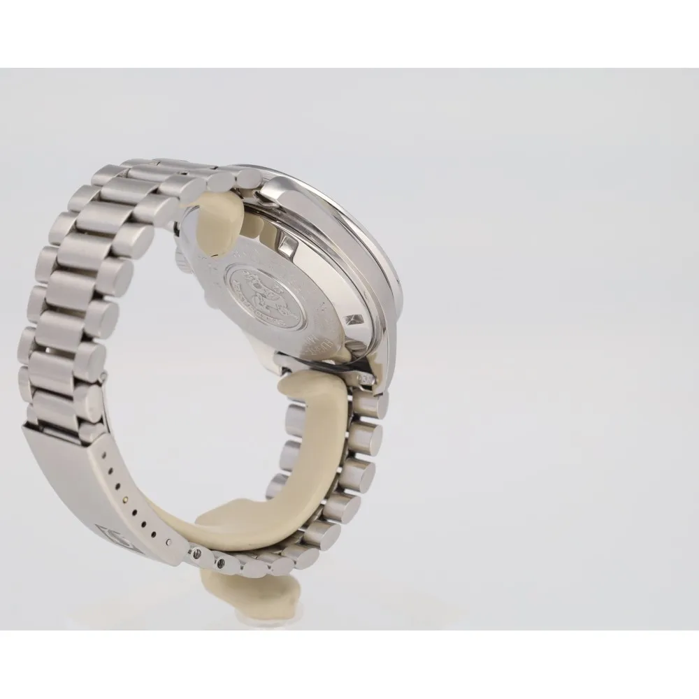 speedmaster-moonwatch_4-26490-f04f1492