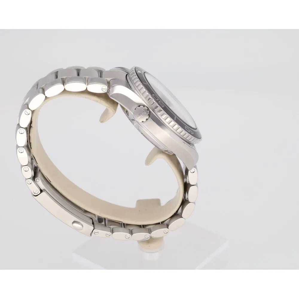 seamaster-planet-ocean-600m_4-27033-a02c83f1