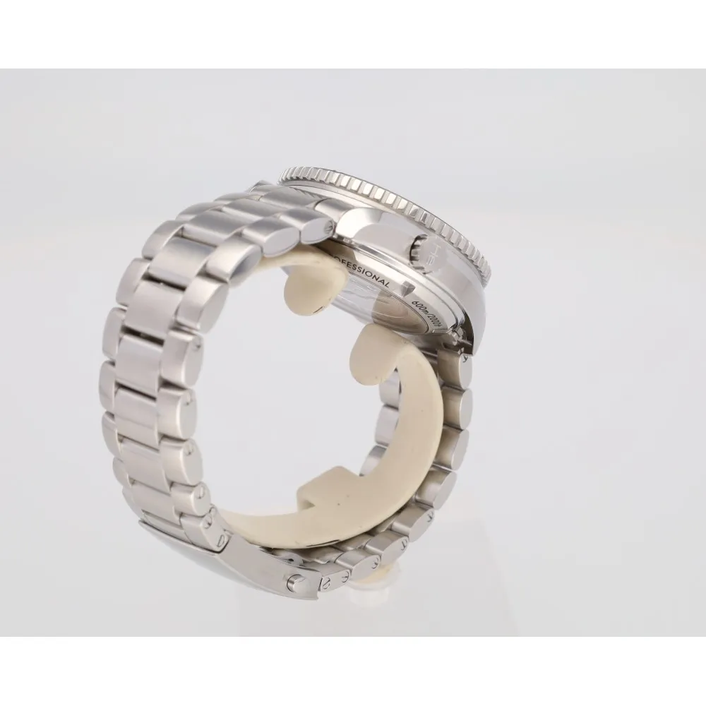 seamaster-planet-ocean-600m_4-27033-c5e6f701