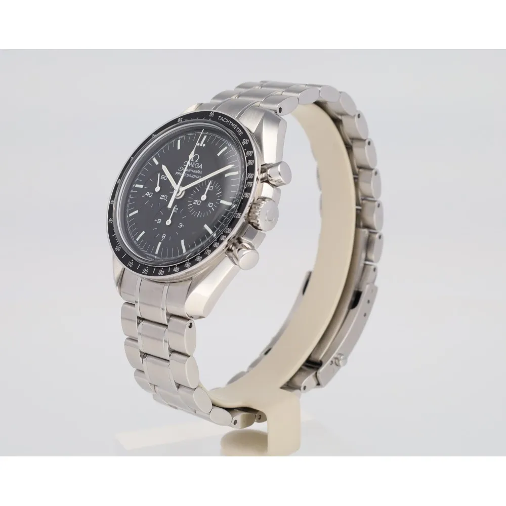 speedmaster-moonwatch_4-28384-fe96f1ed