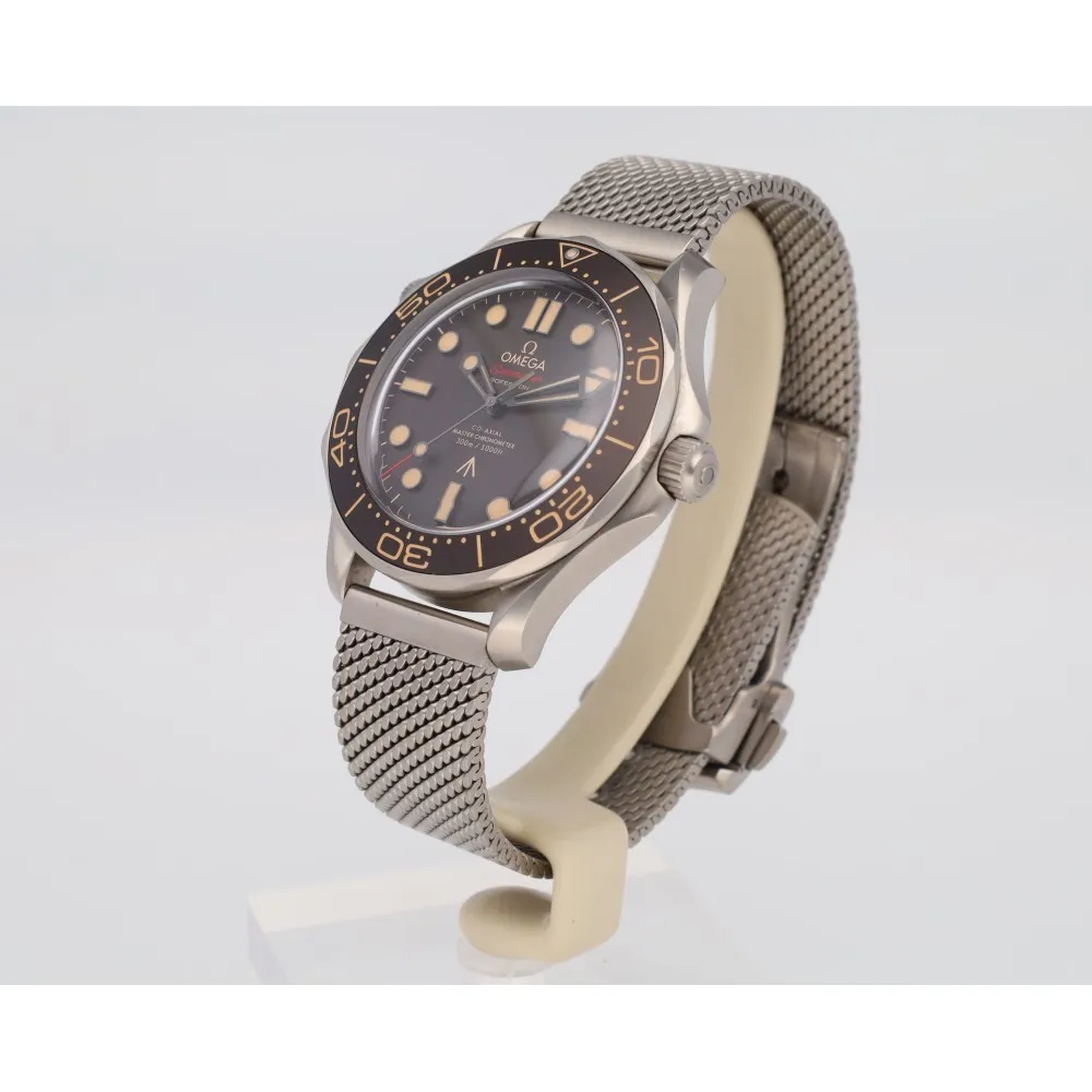 seamaster-diver-300-james-bond-007-edition_4-26355-8cf20087