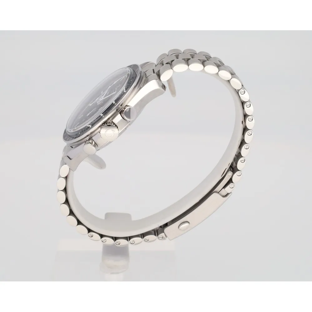 speedmaster-moonwatch_4-26774-30e00a29