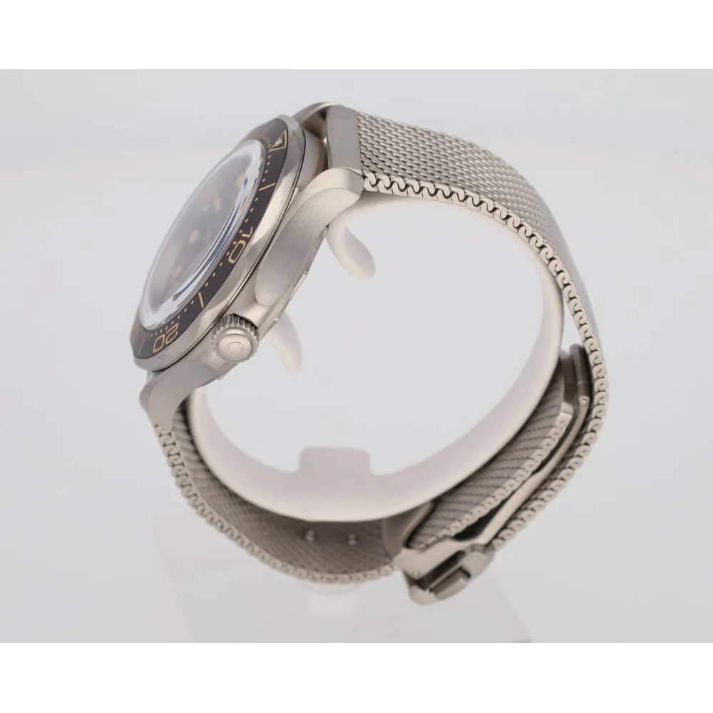 seamaster-diver-300m-007-no-time-to-die-titane_4-28613-1a3ef895