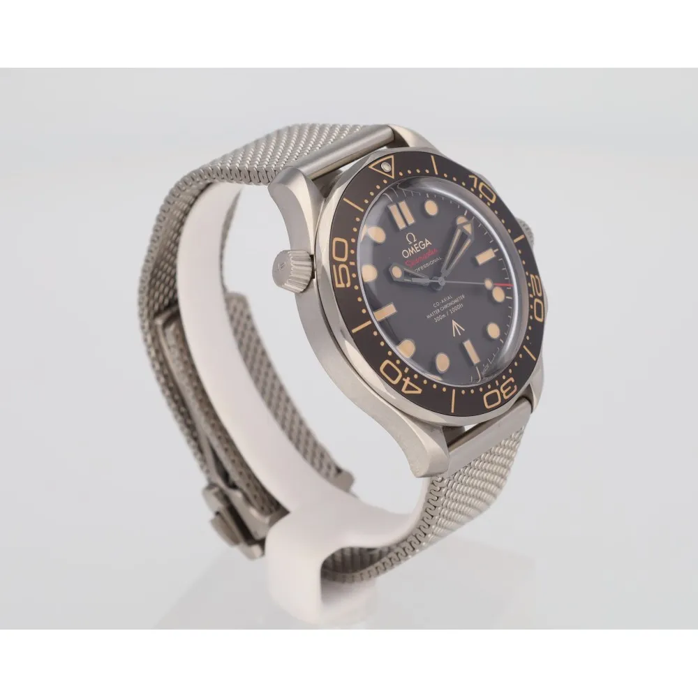 seamaster-diver-300m-007-no-time-to-die-titane_4-28613-b01097b5