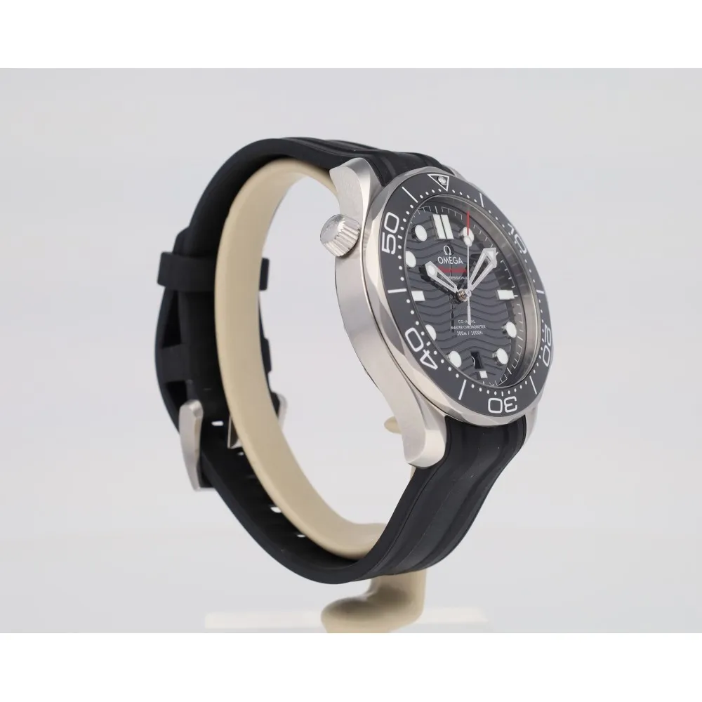 seamaster-diver-300_4-24489-5d269a76