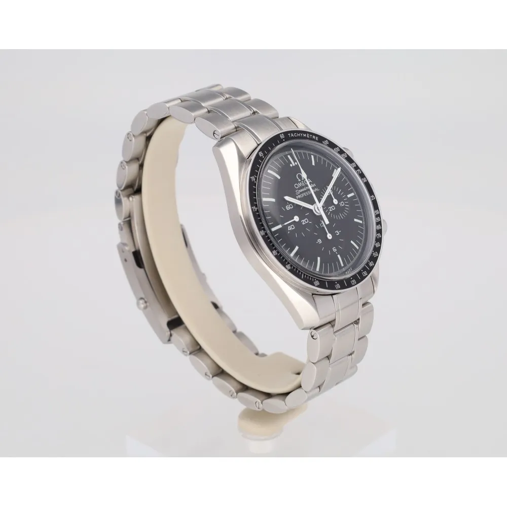 speedmaster-professional-moonwatch_4-29012-2a7930b0