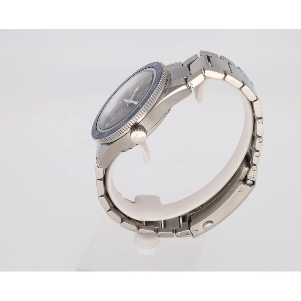 seamaster-300-titane_4-28963-3d35384f