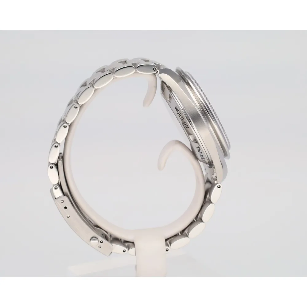 speedmaster-professionnal-moonwatch_4-28219-74cf1750